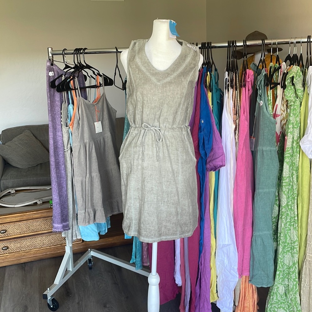 Linen mini Dress. Made in Italy. Look pretty and casual.